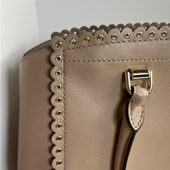 Michael Kors Benning Large Scalloped Leather Satchel Truffle Excellent Condition - Picture 10 of 15